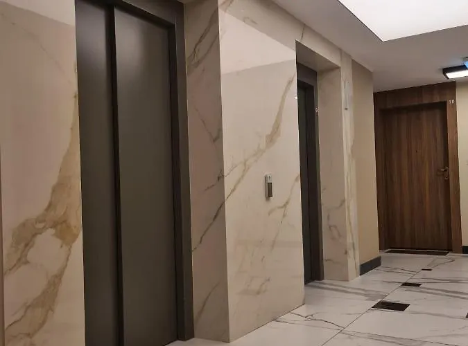 Venice Apartment, Self Check-in 24h, Free Parking * 波兹南